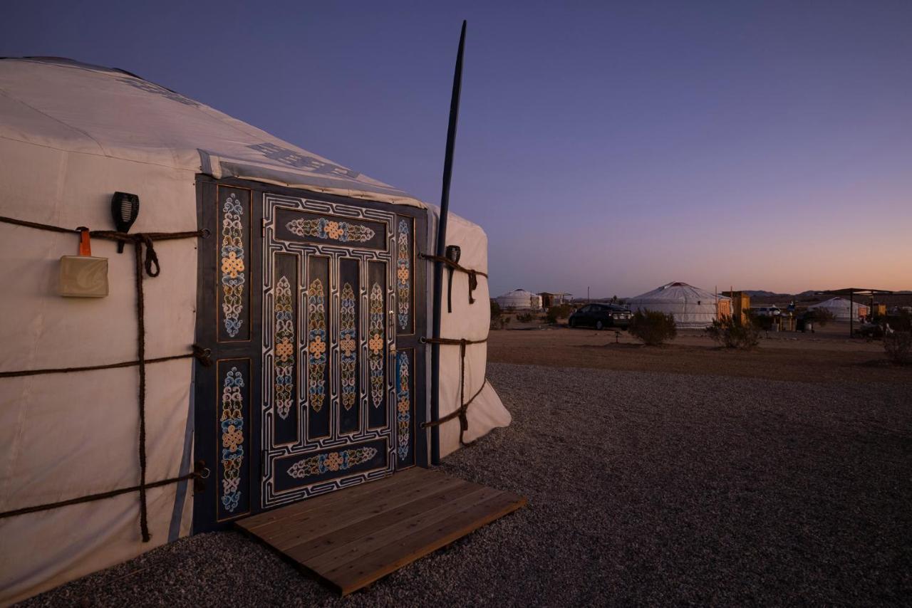 Family Style Star Gazing Yurt Hotel Twentynine Palms Exterior photo