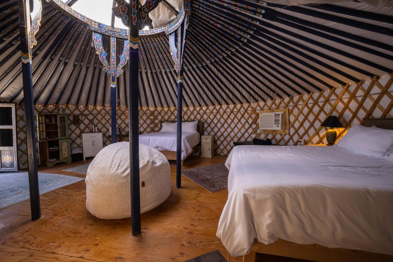 Family Style Star Gazing Yurt Hotel Twentynine Palms Exterior photo